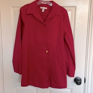 Like new- red Chico’s Sz 1 no iron long sleeved button down tunic length top!